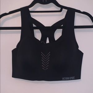 Victoria’s Secret sport black bra 34d